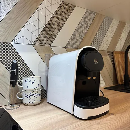 Comfort & Quiet Air Conditioning Parking * Antibes