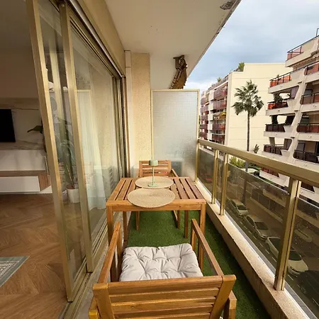 Comfort & Quiet Air Conditioning Parking *