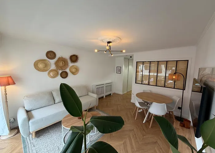 Comfort & Quiet Air Conditioning Parking Apartment Antibes