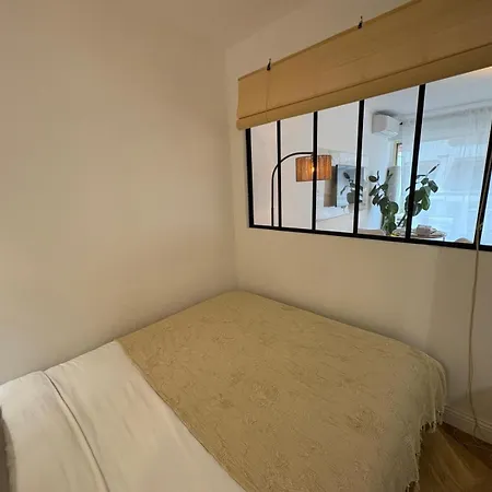 Comfort & Quiet Air Conditioning Parking *