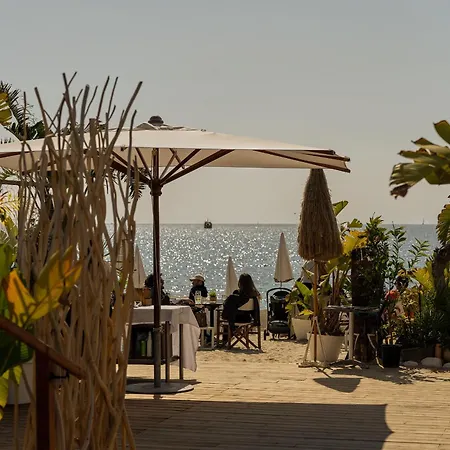 Daire T2 Clim - 3 Min Plages & Balcon -4p Juan-les-pins Antibes