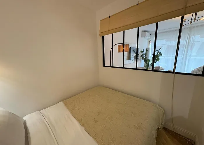 Comfort & Quiet Air Conditioning Parking *