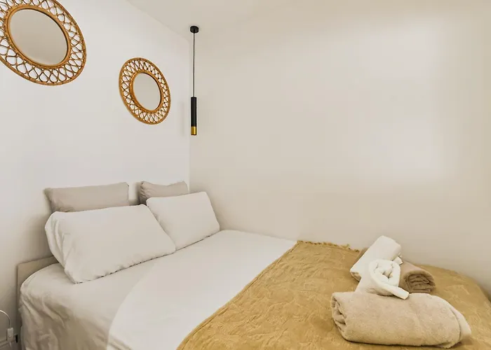 דירה T2 Clim - 3 Min Plages & Balcon -4p Juan-les-pins אנטיב